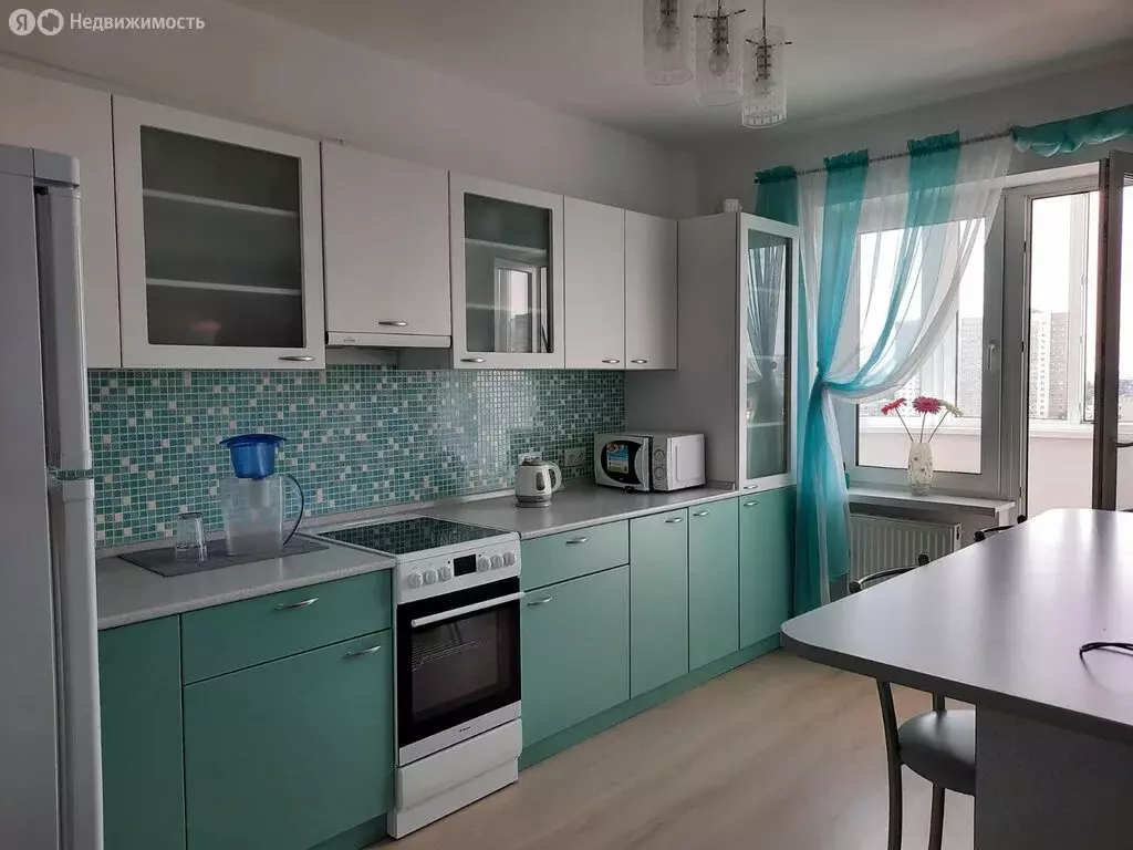 1-комнатная квартира: Саратов, улица имени Е.И. Пугачёва, 49А (46 м) - Фото 0
