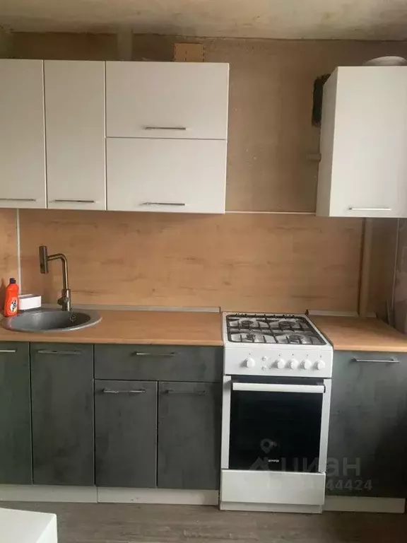 3-к кв. Омская область, Омск Городок Нефтяников мкр, ул. 50 лет ... - Фото 1