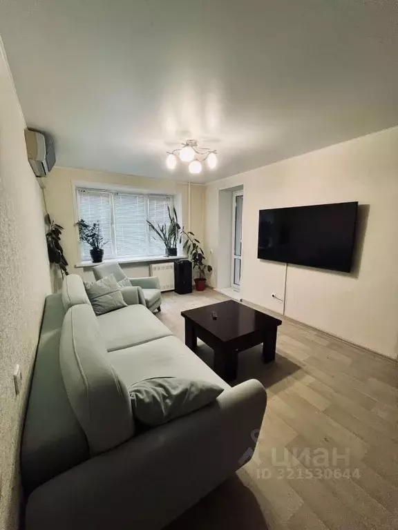 3-к кв. Самарская область, Тольятти ул. Мира, 102 (55.6 м) - Фото 0