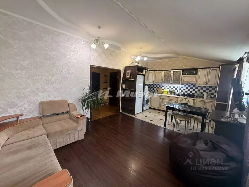 2-к кв. Крым, Симферополь ул. Камская, 27 (77.8 м) - Фото 2