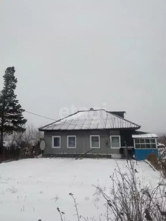 Дом в Кемеровская область, Прокопьевск Каменная ул., 34 (70 м) - Фото 0