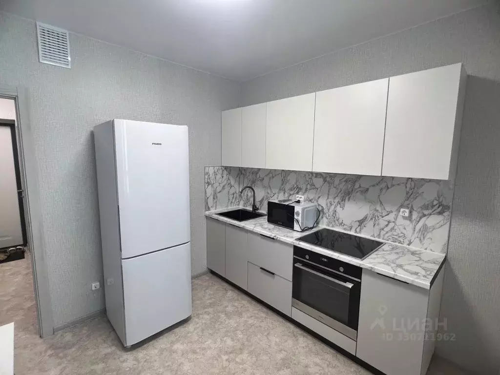 1-к кв. Татарстан, Казань ул. Братьев Батталовых, 27 (40.0 м) - Фото 2
