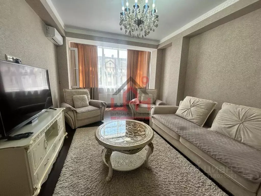 2-к кв. Ставропольский край, Ессентуки ул. Очаровательная, 10к3 (80.0 ... - Фото 1