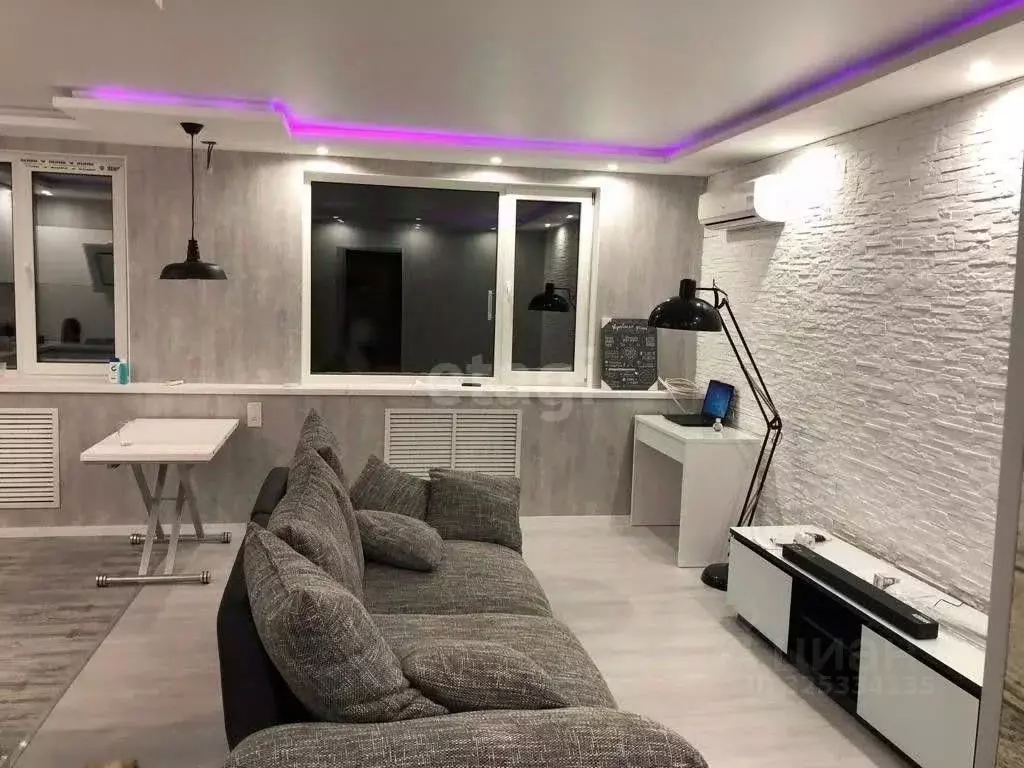 2-к кв. Свердловская область, Екатеринбург ул. Готвальда, 3 (65.7 м) - Фото 1