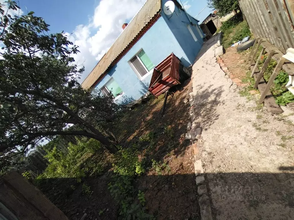 Дом в Саратовская область, Марксовский район, с. Кировское  (70 м) - Фото 1