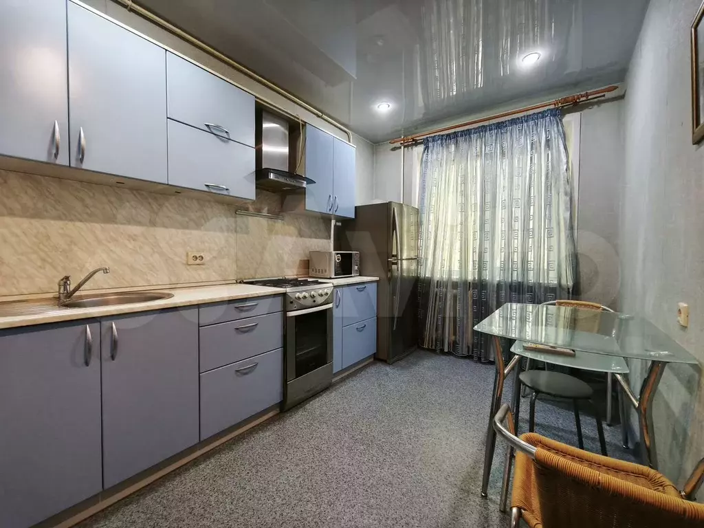 1-к. квартира, 38 м, 1/10 эт. - Фото 1