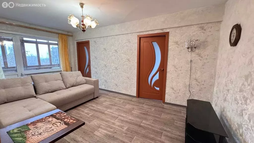 3-комнатная квартира: Усолье-Сибирское, проспект Космонавтов, 10 (50 ... - Фото 1