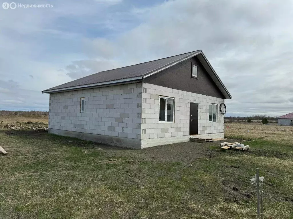 Дом в Красноармейский округ, деревня Круглое, Полевая улица (105 м) - Фото 1