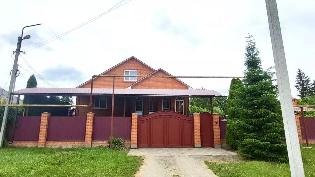 Дом в Лабинск, Колхозная улица (238 м) - Фото 0