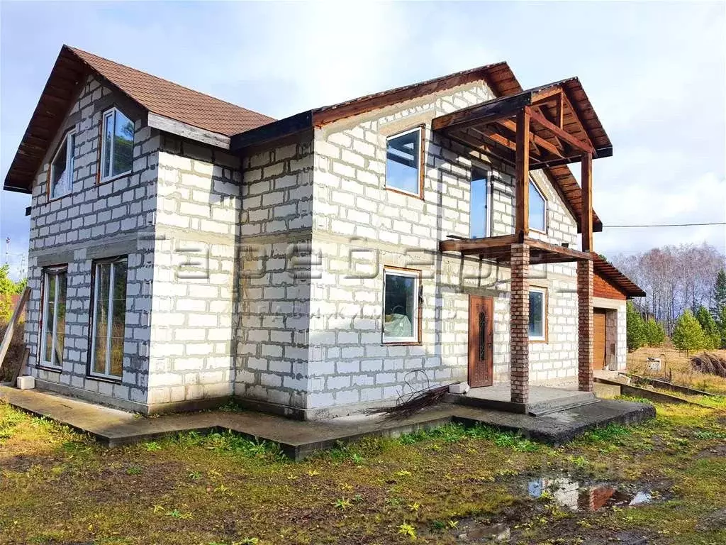 Дом в Красноярский край, Емельяново городское поселение, д. Мужичкино  ... - Фото 0