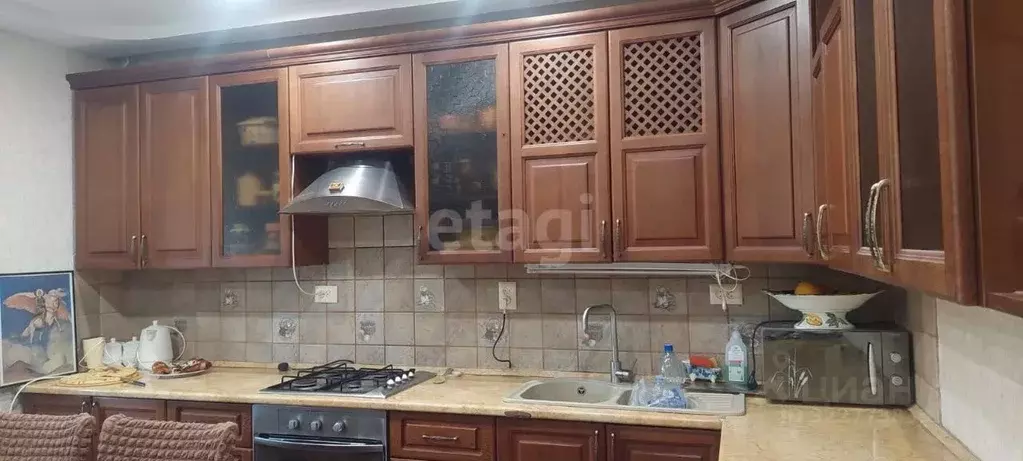 Дом в Адыгея, Майкоп Индивидуальная ул. (271 м) - Фото 1