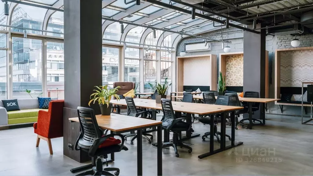 Офис в Москва ул. Земляной Вал, 8 (140 м) - Фото 1