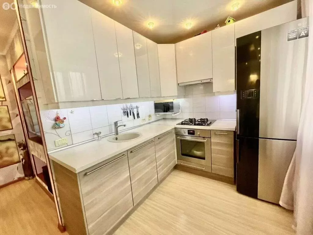 3-комнатная квартира: Кемерово, улица Дзержинского, 12 (54.7 м) - Фото 1