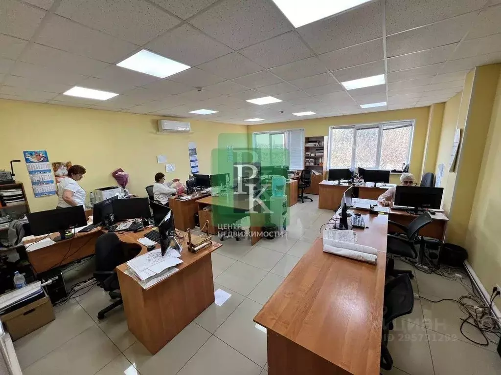 Офис в Крым, Симферополь ул. Крылова, 73 (370 м) - Фото 1