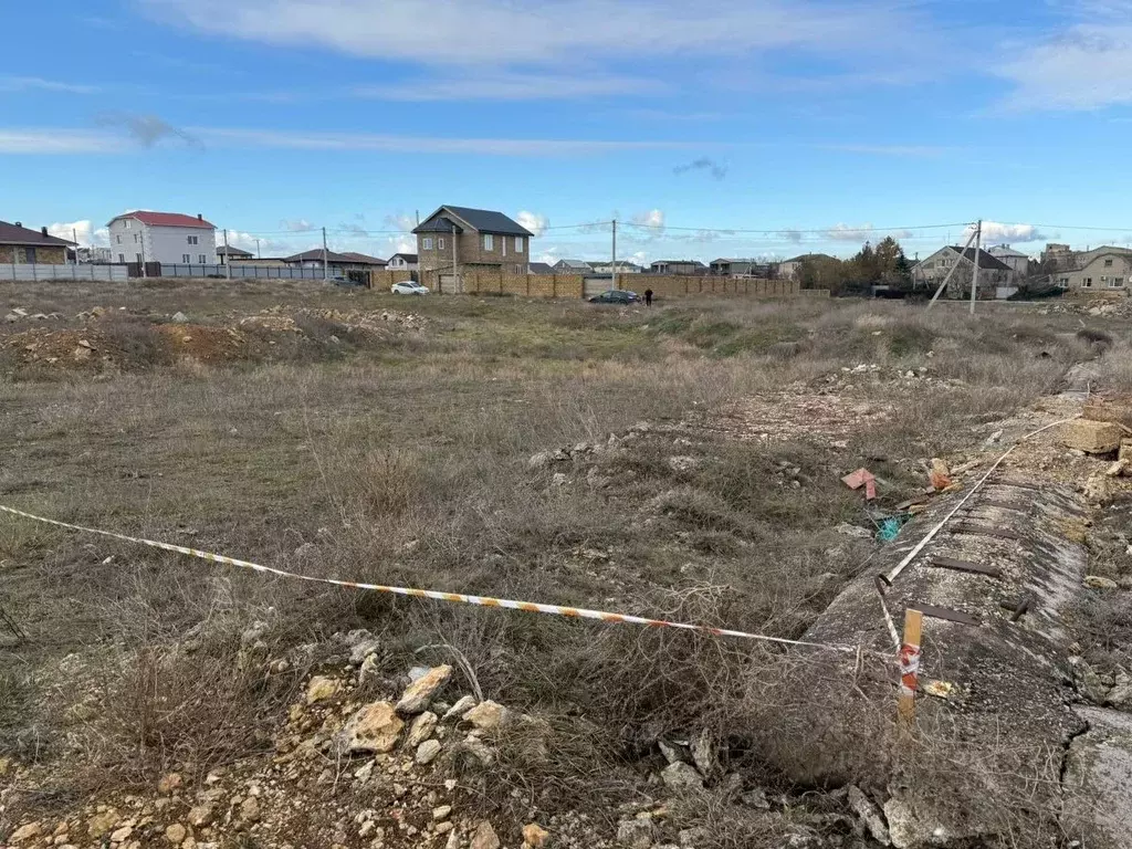 Участок в Крым, Сакский район, с. Суворовское ул. Евпаторийская, 66А ... - Фото 0