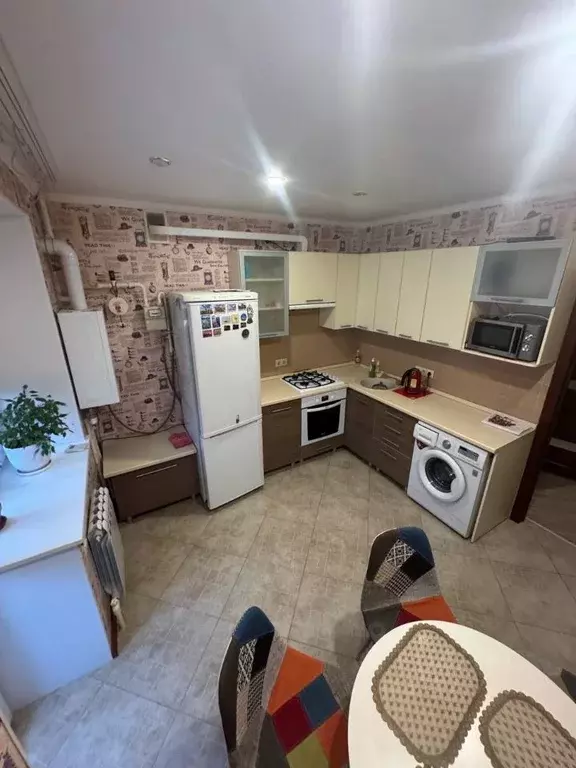 2-к кв. Белгородская область, Губкин ул. Дзержинского, 115В (62.9 м) - Фото 1