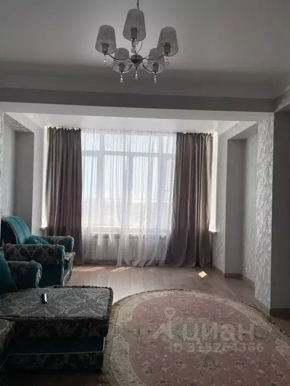 2-к кв. Дагестан, Каспийск ул. Кирова, 68А (86.0 м) - Фото 0