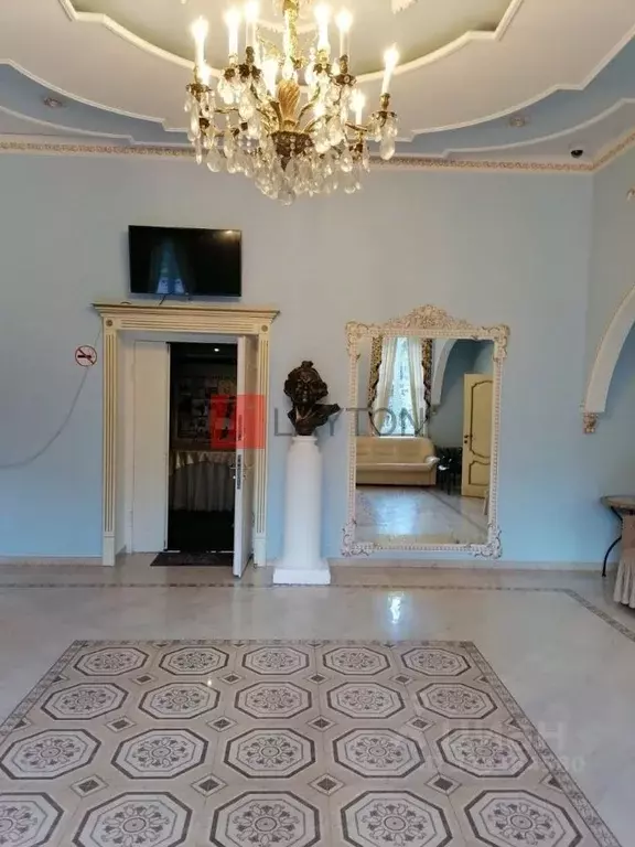 Помещение свободного назначения в Москва Суворовская пл., 2с39 (300 м) - Фото 1