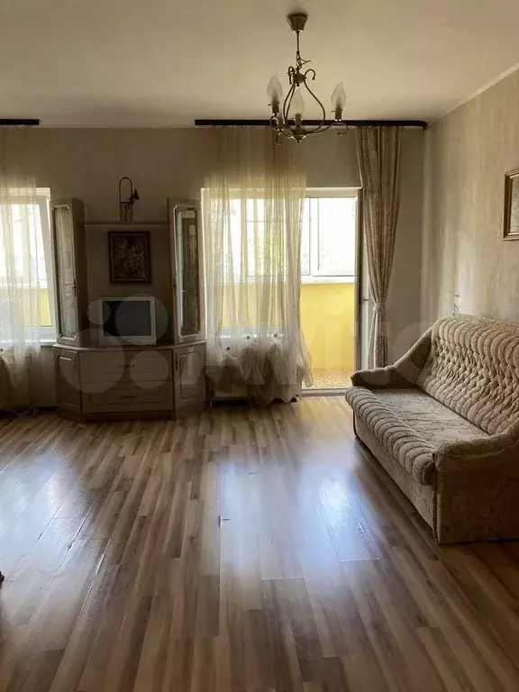 1-к. квартира, 40 м, 2/4 эт. - Фото 1