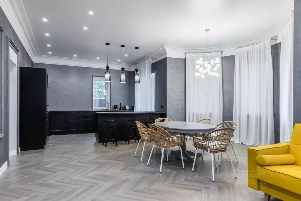 Дом в Санкт-Петербург пос. Репино, ул. Спасо-Преображенская (400 м) - Фото 2