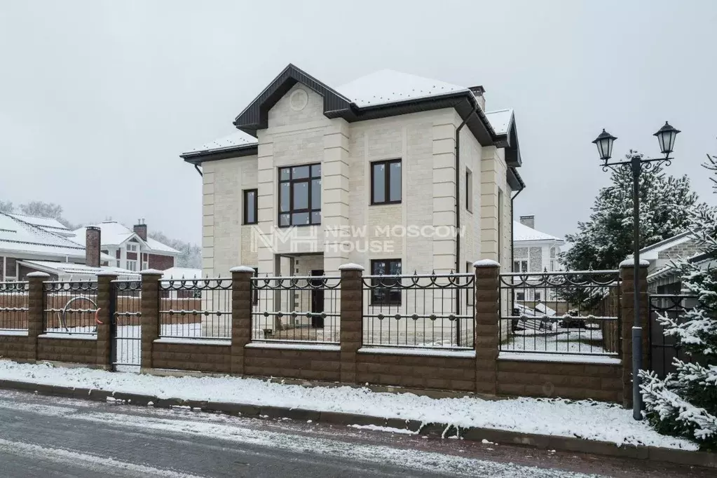 Коттедж в Москва д. Софьино, Гайд Парк кп,  (310 м) - Фото 1