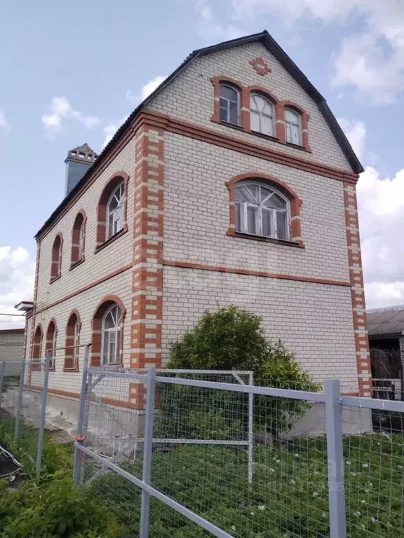 Дом в Саратовская область, Балашов Большая Революционная ул., 57 (231 ... - Фото 1