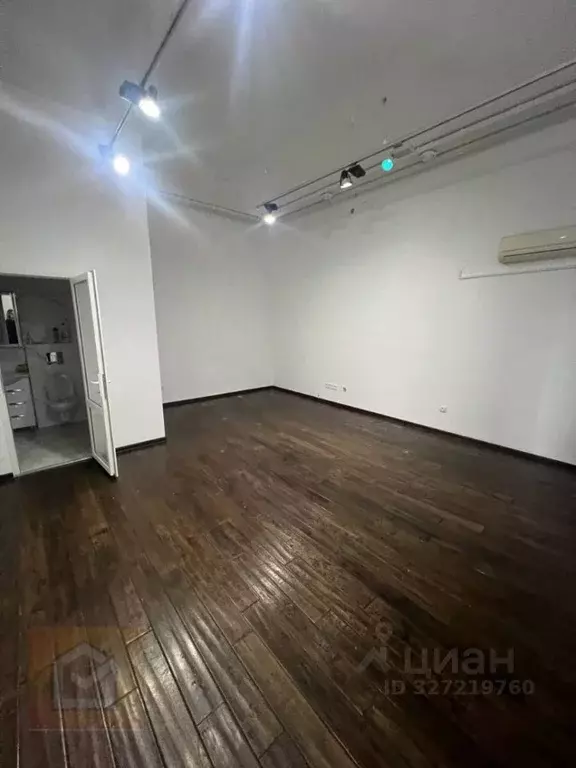 Торговая площадь в Севастополь ул. Дмитрия Ульянова, 2 (90 м) - Фото 2