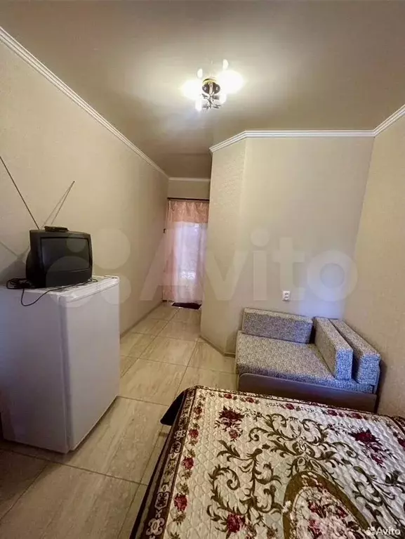 Комната 17 м в 5-к., 2/2 эт. - Фото 0
