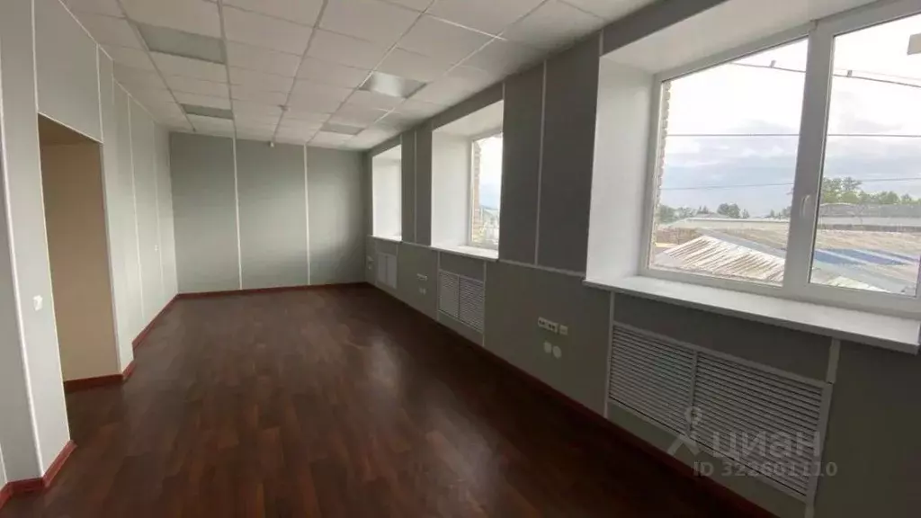 Офис в Новгородская область, Великий Новгород Сырковское ш. (263 м) - Фото 1