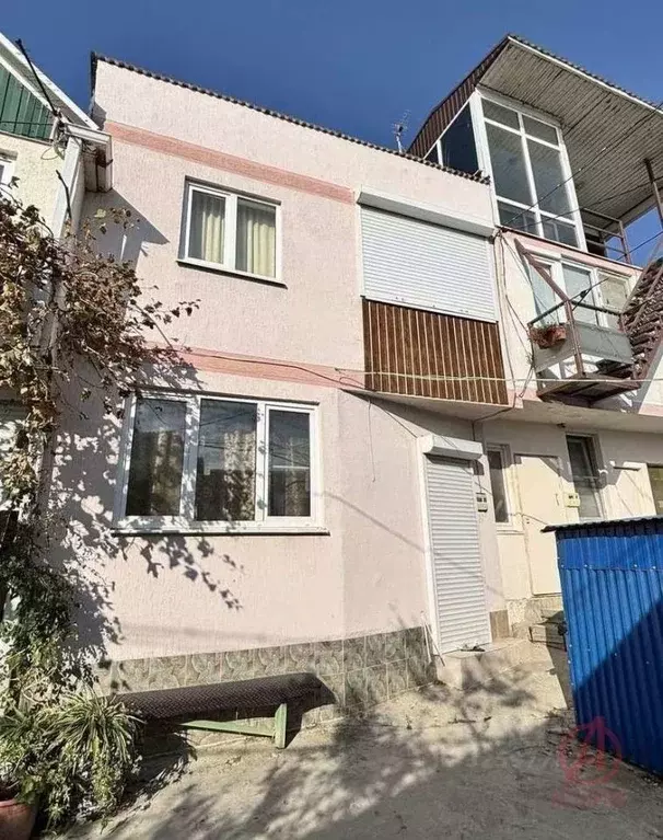 Гараж в Краснодарский край, Новороссийск Рыбацкая ул., 28 (18 м) - Фото 1