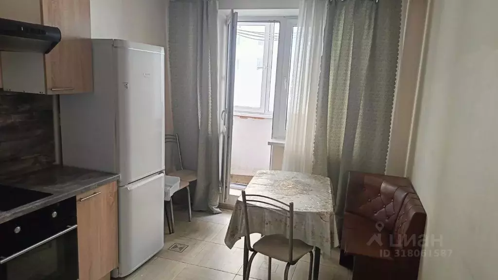 2-к кв. Тульская область, Тула ул. Хворостухина, 27 (60.0 м) - Фото 0