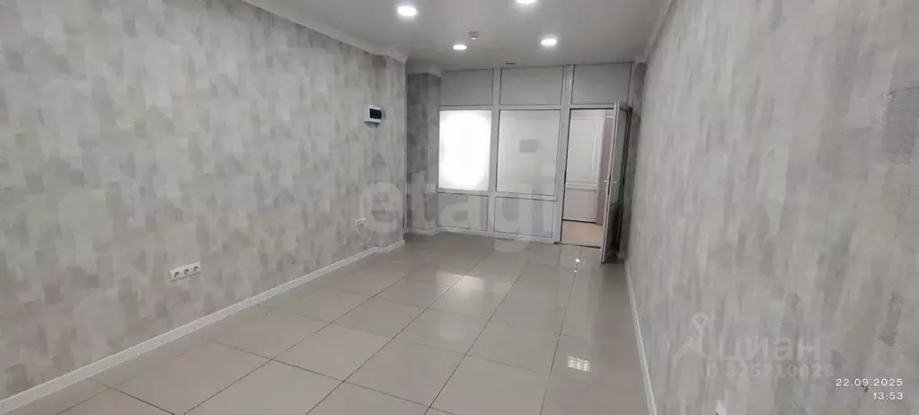 Помещение свободного назначения в Адыгея, Майкоп ул. Чкалова, 65 (22 ... - Фото 1