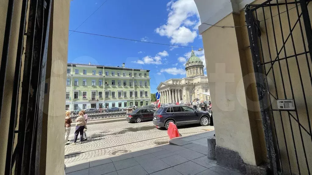 Офис 51,1 м2 вид на Казанский собор - Фото 1