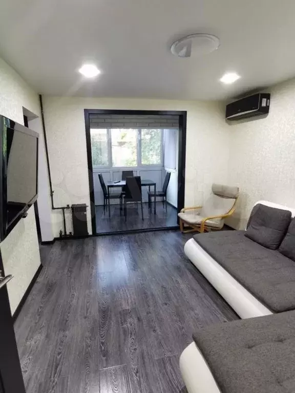 2-к. квартира, 48 м, 1/5 эт. - Фото 0