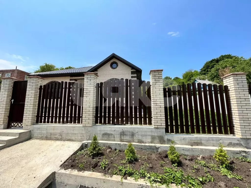 Дом в Краснодарский край, Горячий Ключ ул. Щорса (100 м) - Фото 1