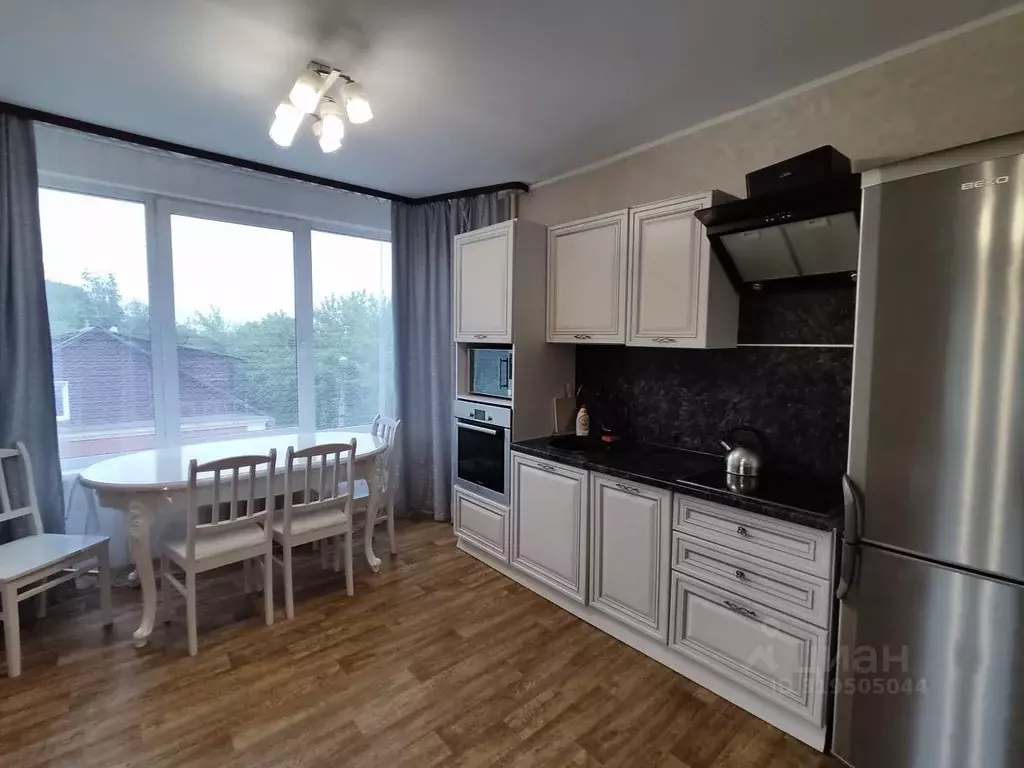 3-к кв. Иркутская область, Иркутск ул. Шмидта, 40 (70.0 м) - Фото 0