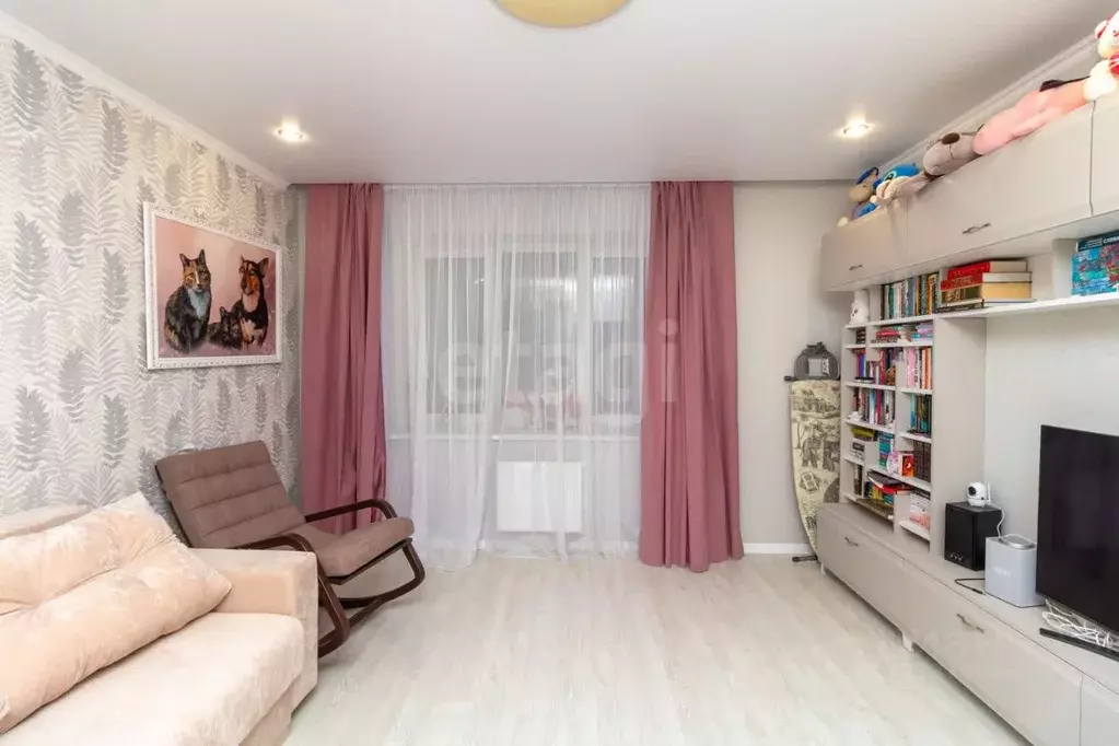 2-к кв. Тюменская область, Тюмень ул. Мельникайте, 2к11 (58.7 м) - Фото 1