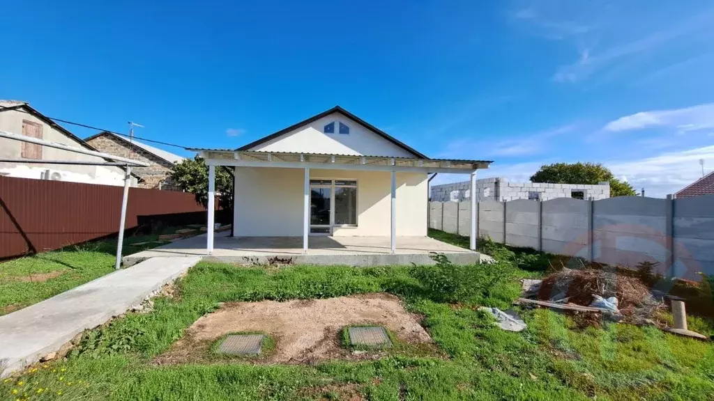 Дом в Крым, Сакский район, с. Ромашкино ул. Шевченко, 30 (100 м) - Фото 1