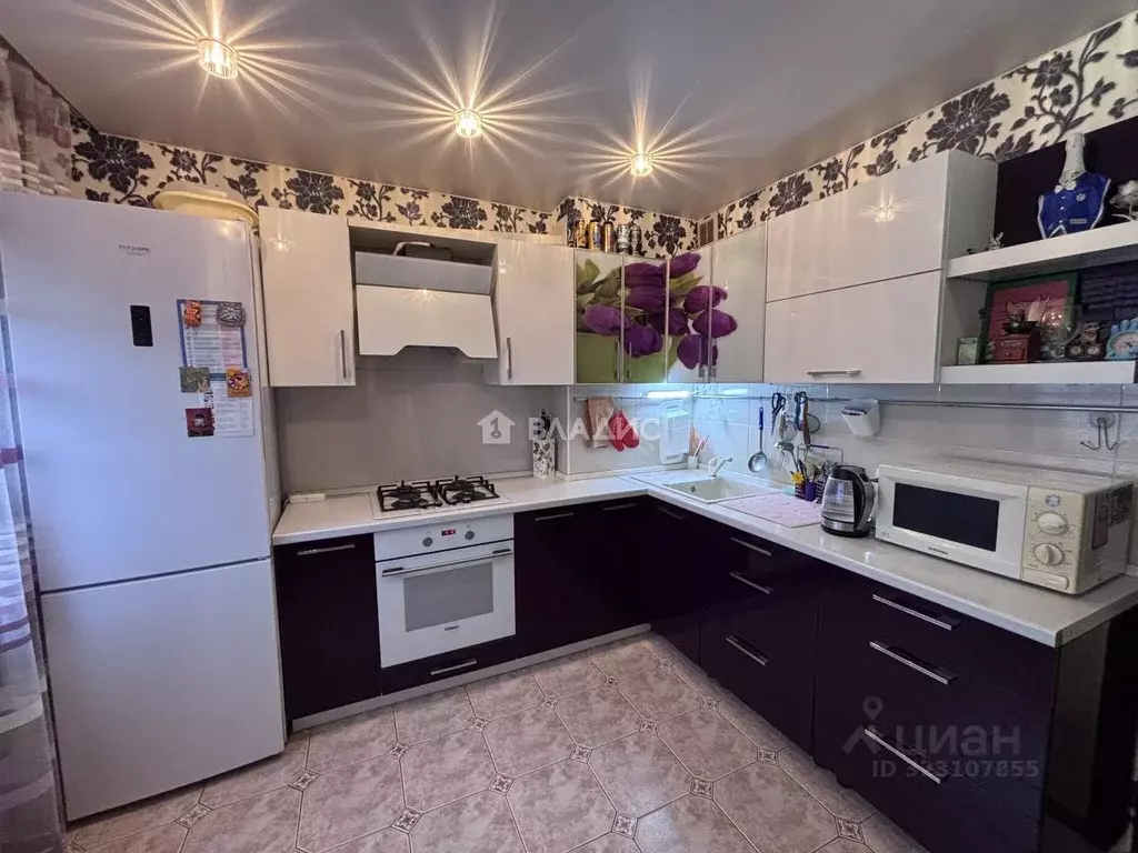 2-к кв. Владимирская область, Ковров Еловая ул., 86к7 (47.3 м) - Фото 1