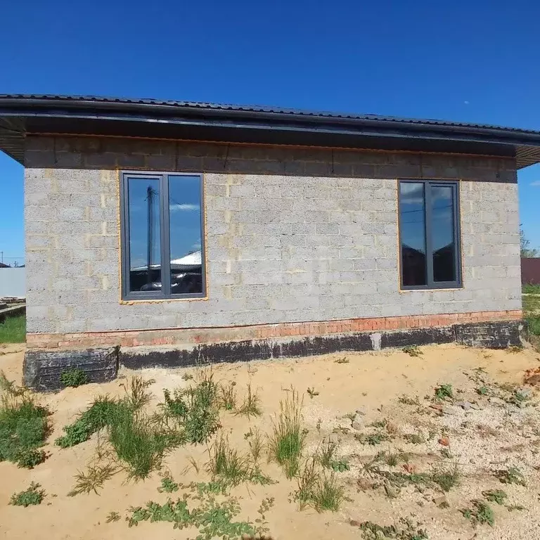 Дом в Саратовская область, Энгельс пос. Базальт-2,  (90 м) - Фото 1