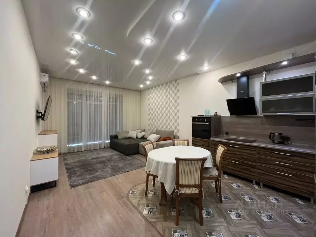 2-к кв. Красноярский край, Красноярск ул. Авиаторов, 21 (65.0 м) - Фото 1