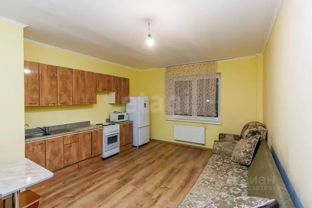 3-к кв. Тюменская область, Тюмень Кремлевская ул., 112к4 (78.0 м) - Фото 1