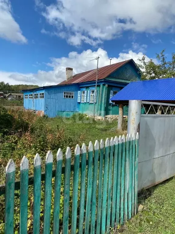 Дом в Башкортостан, Ишимбайский район, с. Макарово Школьная ул. (65 м) - Фото 1