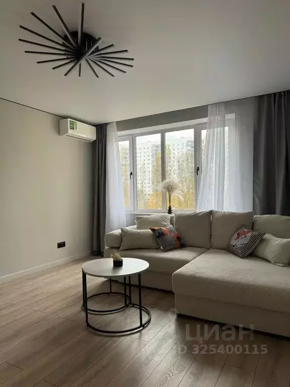 3-к кв. Москва Рябиновая ул., 8к1 (65.0 м) - Фото 1