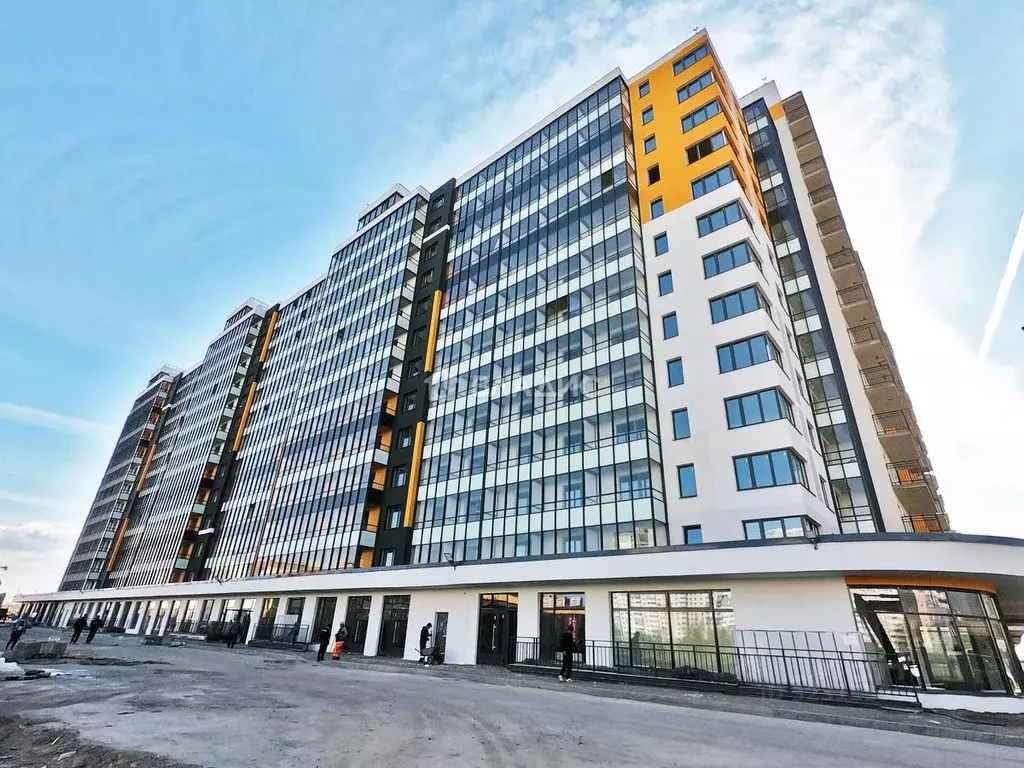 3-к кв. Санкт-Петербург пос. Шушары, ул. Окуловская, 13 (70.0 м) - Фото 0