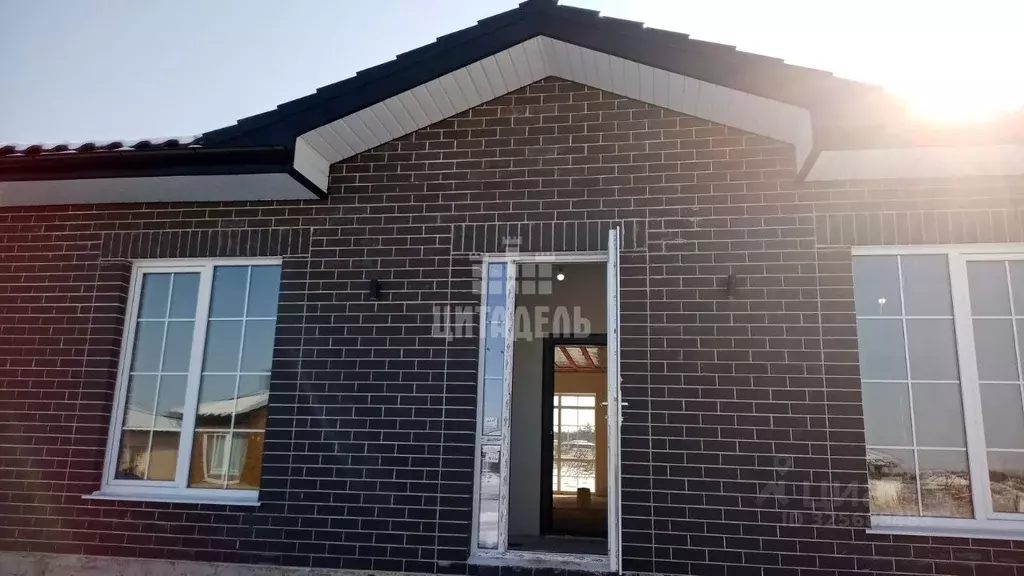 Дом в Воронежская область, Рамонский район, Айдаровское с/пос, с. ... - Фото 1