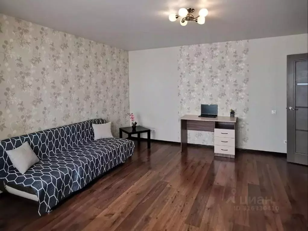 2-к кв. Хабаровский край, Хабаровск ул. Блюхера, 14 (55.0 м) - Фото 1