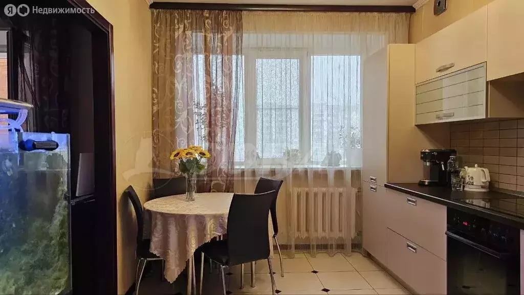 2-комнатная квартира: Тюмень, улица Червишевский Тракт, 64к2 (62 м) - Фото 1