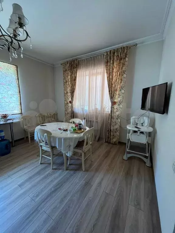 Дом 240 м на участке 5 сот. - Фото 0
