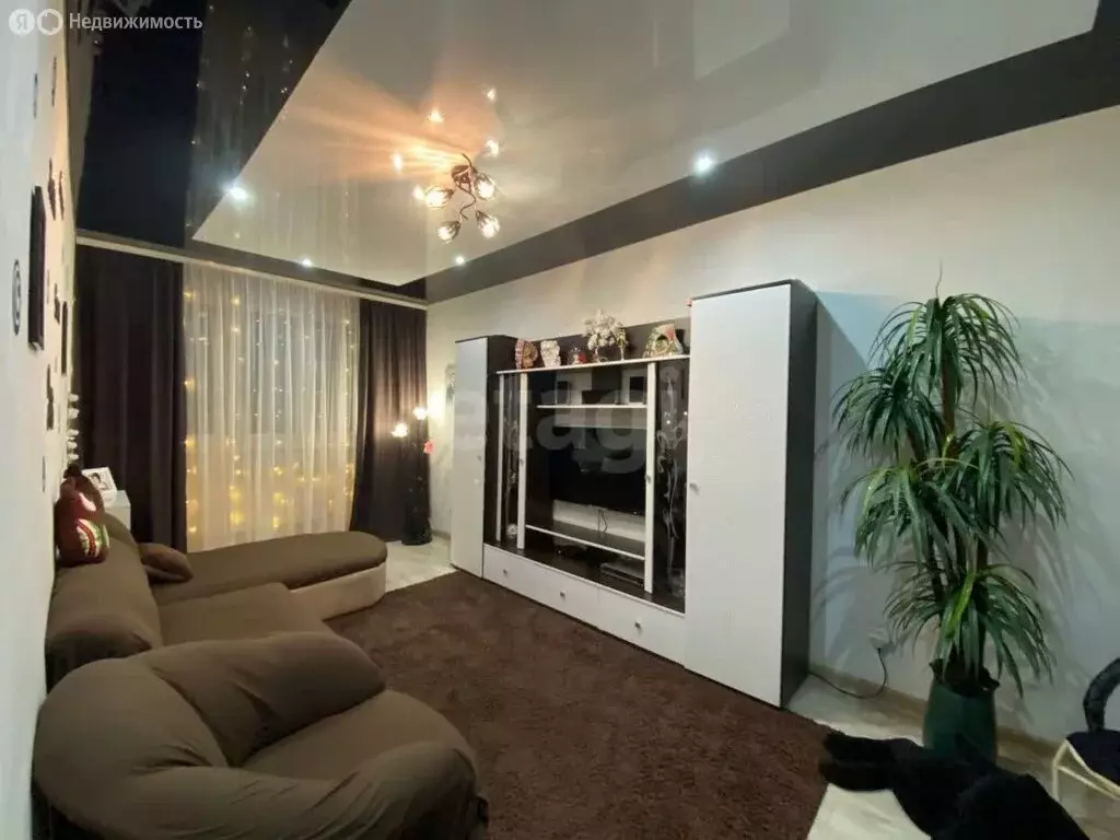 3-комнатная квартира: Тобольск, улица Мира, 16 (75.4 м) - Фото 1